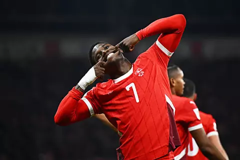 دقيقة بدقيقة.. سويسرا 1-1 السويد.. ياسين عياري يتعادل (فيديو وصور)